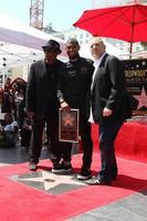 los angeles, 7 de setembro - terry lewis, também conhecido como jimmy jam, usher raymond, harvey weinstein at the usher homenageado com uma estrela na calçada da fama de hollywood no eastown em 7 de setembro de 2016 em los angeles, ca foto