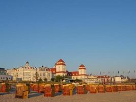 a praia de binz no mar blatic foto