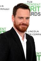 los angeles, 1 de março - michael fassbender no filme independente spirit awards na tenda na praia em 1 de março de 2014 em santa monica, ca foto