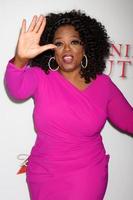 los angeles, 12 de agosto - oprah winfrey no lee daniels the butler la premiere no regal 14 theaters em 12 de agosto de 2013 em los angeles, ca foto