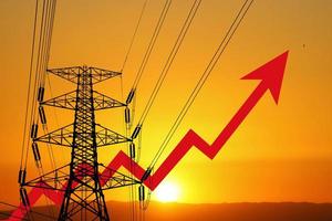 o conceito de crise energética e a crescente demanda por eletricidade. falta de eletricidade foto