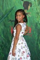 los angeles, 14 de agosto - asia monet ray at the kubo and the two strings premiere no amc universal citywalk em 14 de agosto de 2016 em universal city, ca foto