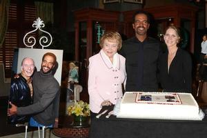 los angeles, fev 12 - bill bell, lee bell, kristoff st john, lauralee bell no kristoff st john comemora 25 anos no ynr na cbs television city em 12 de fevereiro de 2016 em los angeles, ca foto