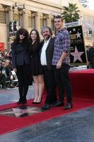 los angeles, 8 de dezembro - peter jackson, família na cerimônia da calçada da fama de peter jackson hollywood no dolby theatre em 8 de dezembro de 2014 em los angeles, ca foto