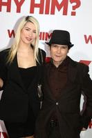 los angeles, 17 de dezembro - courtney anne mitchell, cory feldman no por que ele estréia no bruin theater em 17 de dezembro de 2016 em westwood, ca foto