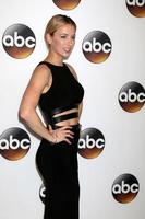 los angeles, 4 de agosto - iliza shlesinger na festa abc tca summer 2016 no beverly hilton hotel em 4 de agosto de 2016 em beverly hills, ca foto