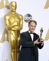 los angeles, 28 de fevereiro - mark rylance no 88º prêmio anual da academia, sala de imprensa no dolby theater em 28 de fevereiro de 2016 em los angeles, ca foto