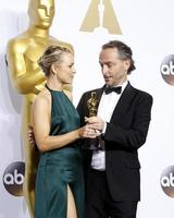 los angeles, 28 de fevereiro - rachel mcadams, emmanuel lubezki no 88º prêmio anual da academia, sala de imprensa no dolby theater em 28 de fevereiro de 2016 em los angeles, ca foto