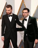 los angeles, 28 de fevereiro - sam smith, jimmy napes no 88th Annual Academy Awards, chegadas ao dolby theatre em 28 de fevereiro de 2016 em los angeles, ca foto