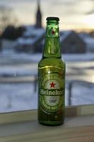 marinette,wi-nov29,2021- cerveja heineken, perto do gelo desde 1975, a maioria das cervejas heineken foi produzida na cervejaria em zoeterwoude, na Holanda. foto