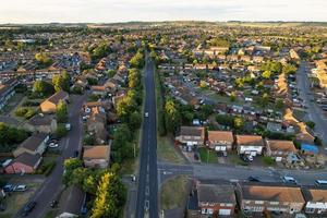 imagens aéreas por drone vista de alto ângulo de londres luton cidade da inglaterra grã-bretanha foto