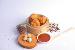 ekado comida chinesa com molho delicioso e picante foto