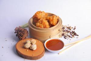 ekado comida chinesa com molho delicioso e picante foto