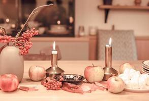 decoração de mesa de outono para o jantar de ação de graças de férias foto