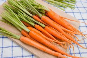 cenouras frescas foto