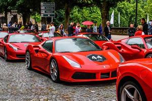 alemanha, fulda - julho de 2019 ferrari vermelho 488 cupê tipo f142m é um foto