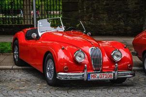 fulda, alemanha - maio de 2013 jaguar xk120 carbio roadster retro ca foto