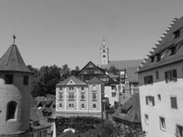 a cidade de meersburg no lago de constância foto