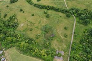 vista aérea e de alto ângulo de farley hills da cidade de luton da inglaterra, reino unido foto