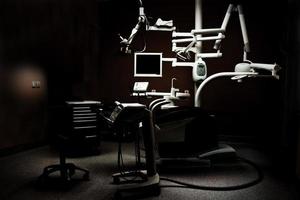 consultório odontológico escuro