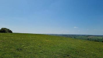 filmagens de baixo ângulo de fazendas agrícolas britânicas e campo, foto