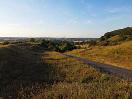 bela vista aérea da zona rural britânica em sharpenhoe clappers inglaterra foto