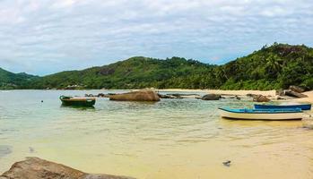 deslumbrante panorama de praia de alta resolução tirada nas ilhas paradisíacas seychelles foto