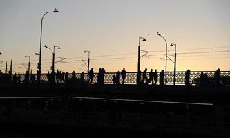 ponte de galata em istambul, turquia foto