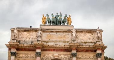 arco do triunfo do carrossel em paris foto