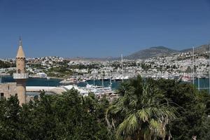 cidade de bodrum na cidade de mugla, turquia foto