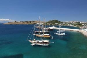 cidade de bodrum na cidade de mugla, turquia foto