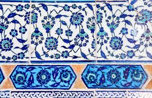 azulejos azuis no palácio topkapi foto