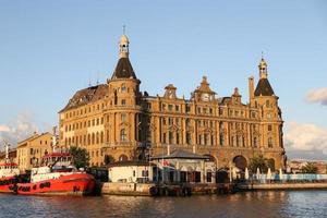 estação de trem haydarpasa na cidade de istambul foto