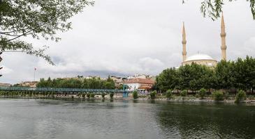 ponte de avanos sobre kizilirmak, cidade de avanos, turquia foto