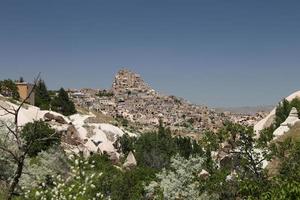 vale de uchisar e pombos na capadócia, turquia foto