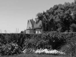 a cidade de meersburg no lago de constância foto