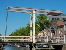 a cidade de alkmaar na holanda foto