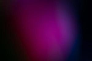 gradiente colorido abstrato para sobreposição. fundo de vazamento de luz de cristal para efeito de vídeo e foto bokeh. reflexo de lente de prisma com brilho e luzes mágicas em fundo preto.