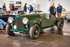 friedrichshafen - maio de 2019 green bentley 3 1921 cabrio roadster no motorworld classics bodensee em 11 de maio de 2019 em friedrichshafen, alemanha foto