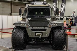 moscou - agosto de 2016 off-road 8wd avtoros shaman apresentado no salão internacional de automóveis mias moscou em 20 de agosto de 2016 em moscou, rússia foto