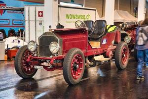 friedrichshafen - maio de 2019 red lancia gamma 20 hp tipo 55 1910 cabrio no motorworld classics bodensee em 11 de maio de 2019 em friedrichshafen, alemanha foto