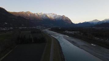 montanhas em liechtenstein foto