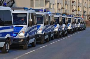 frankfurt, alemanha - 18 de março de 2015 carros de polícia, blockupy de demonstração foto