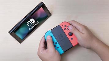 Bangkok Tailândia 15 De Janeiro De 2021 : Consoles De Jogos Antigos Caixa  Novos De 3ds Consoles De Jogos Portáteis Populares Conso Foto de Stock  Editorial - Imagem de potência, monitor: 214315368