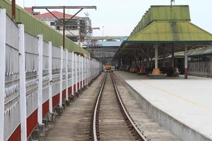 trem em Yangon, Birmânia - Mianma foto