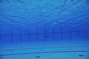 piscina debaixo d'água foto