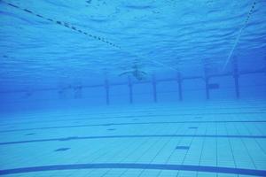 piscina debaixo d'água foto