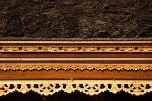 escultura histórica em pura ulun danu bratan water temple bali, indonésia foto