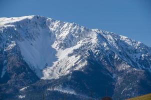 vista de detalhes da montanha de neve foto