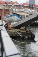 um barco na doca seca foto